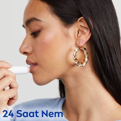 NIVEA Med Repair Dudak Bakım Kremi, 24 Saat Nem,Doğal Yağlar ile Çatlamış Dudak Bakım,SPF 15, 4,8 ml - 3